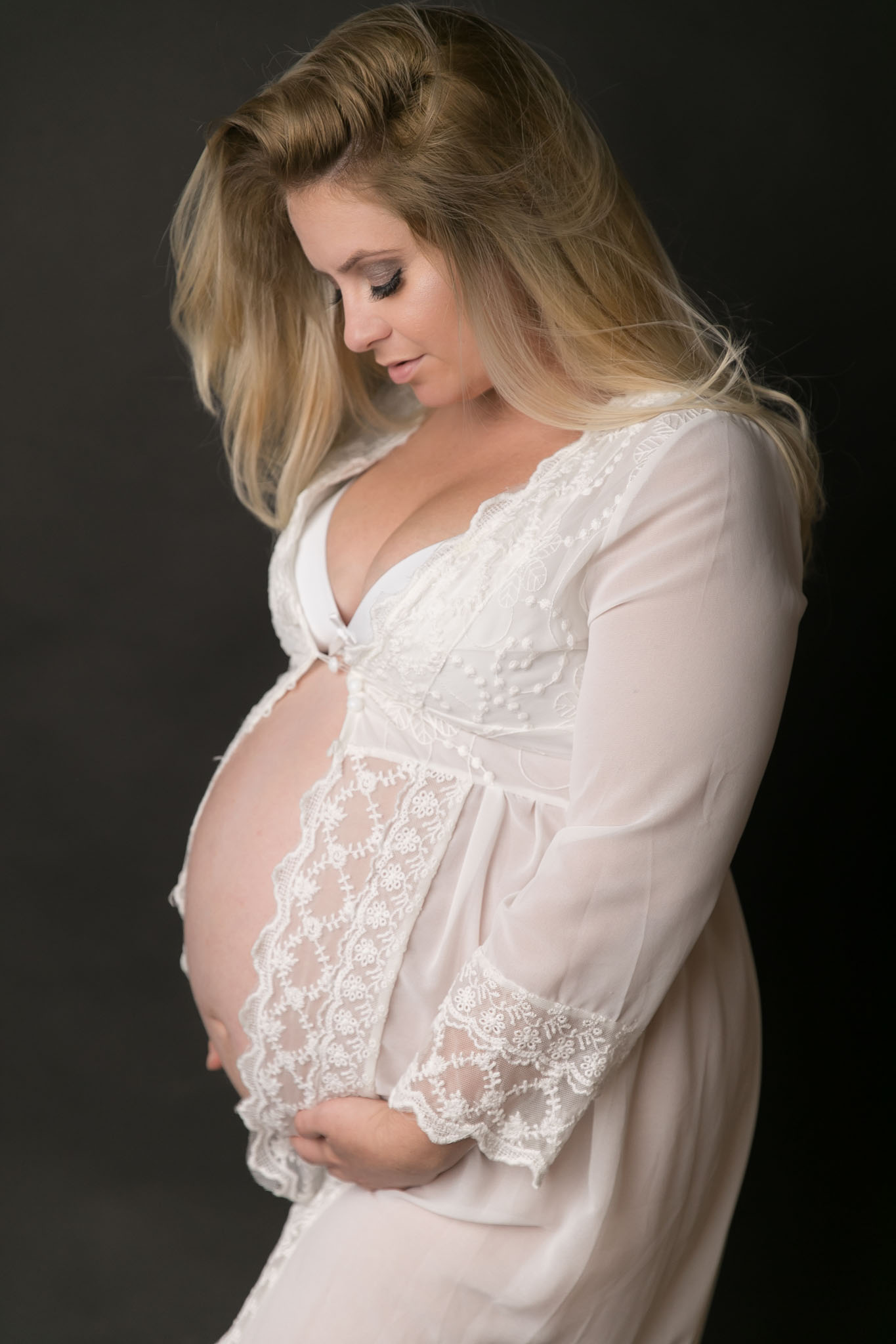 Fotoshoot van je zwangerebuik bij Eyeflas in Spijkenisse